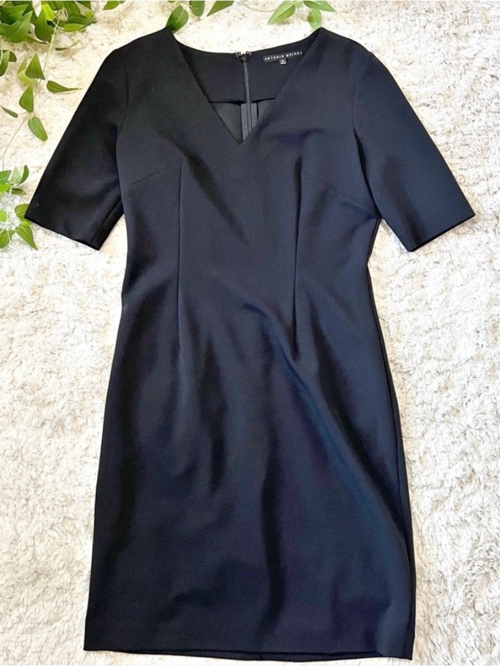 White House Black Market Black V-Neck Short Sleeve Sheath Dress